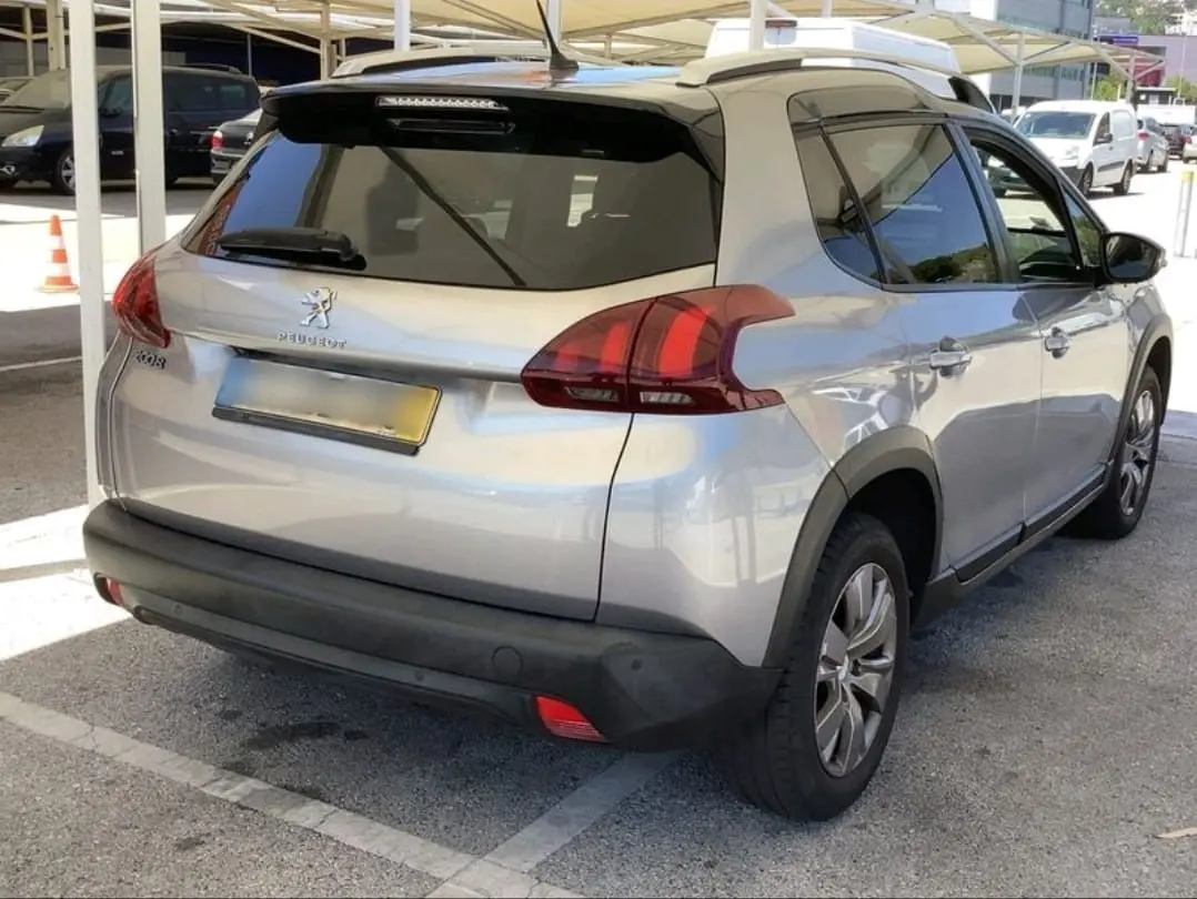 Peugeot 2008 Outro 6