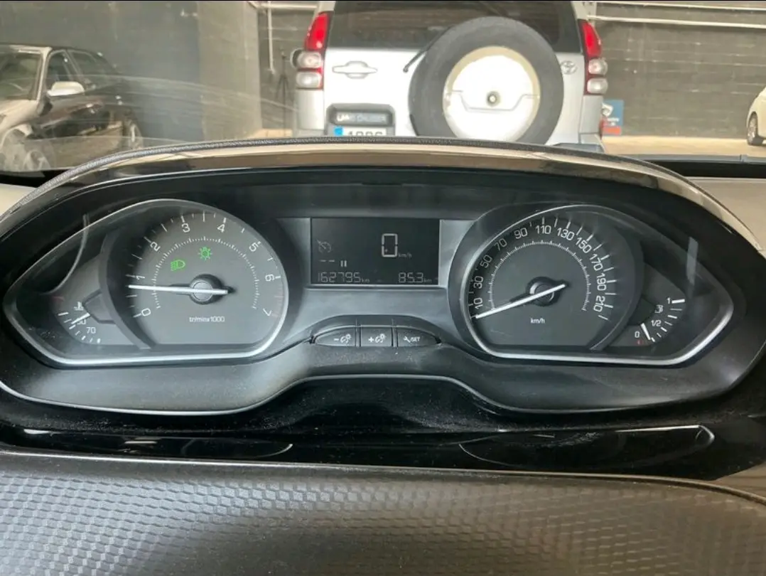 Peugeot 2008 1.2 VTi Active 3