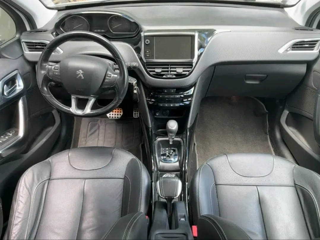 Peugeot 2008 1.2 PureTech Crossway EAT6 2