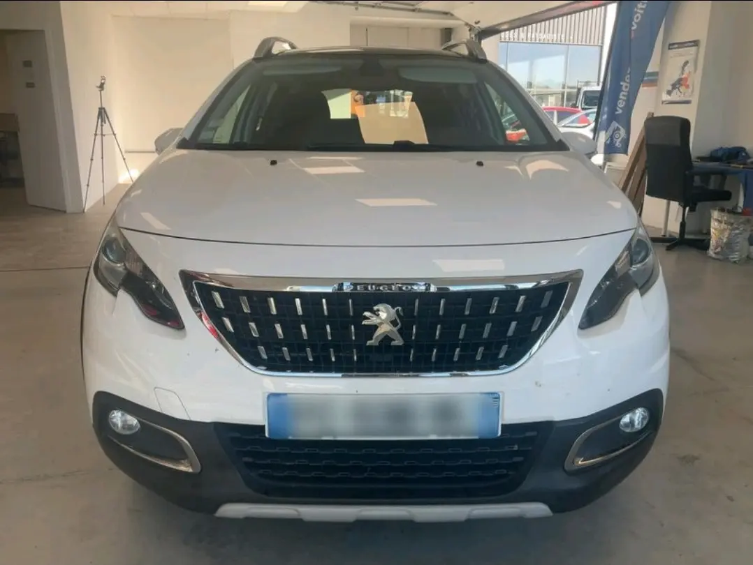 Peugeot 2008 1.2 VTi Allure 8