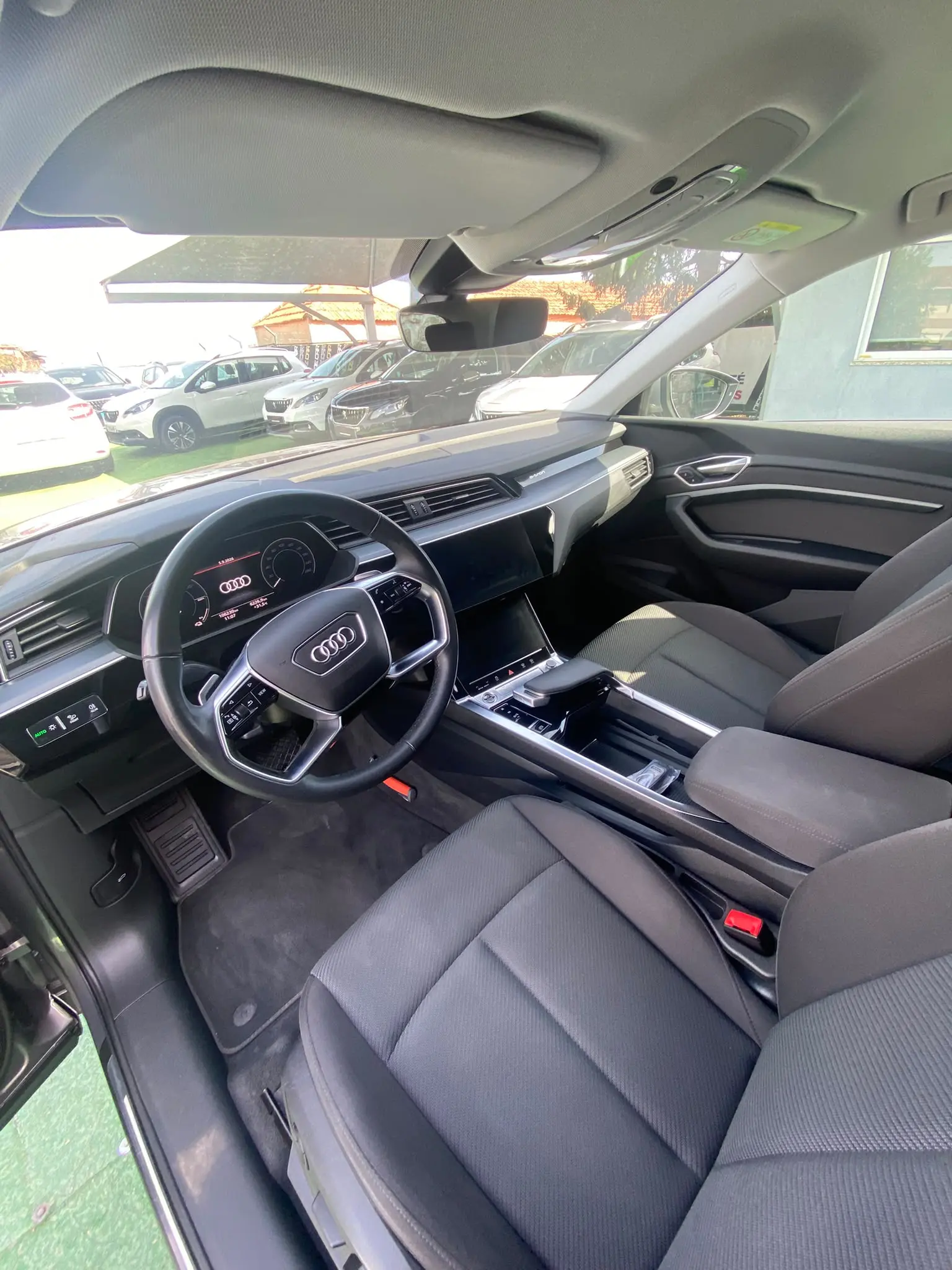 Audi e-tron 50 quattro 10
