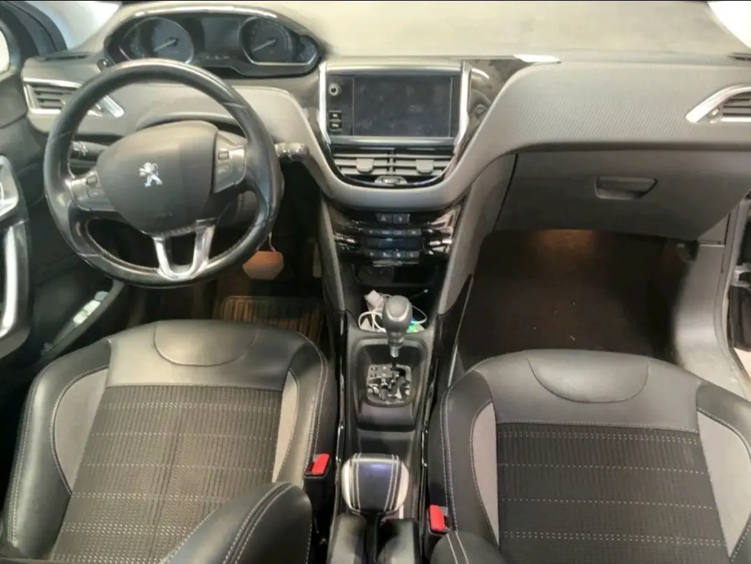 Peugeot 2008 1.2 PureTech Allure EAT6 7