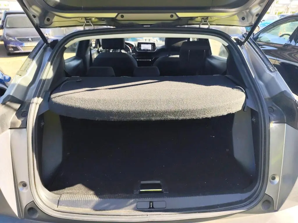 Peugeot 2008 PureTech 130 EAT8 Active Pack 4