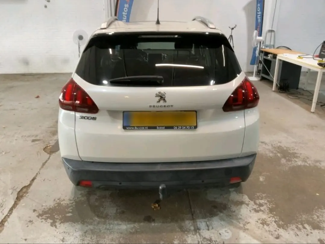 Peugeot 2008 1.2 VTi Active 6