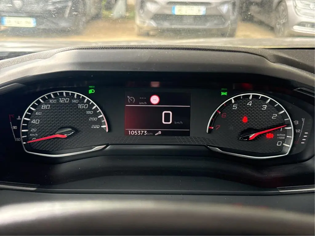 Peugeot 2008 PureTech 100 Stop&Start Active Pack 6