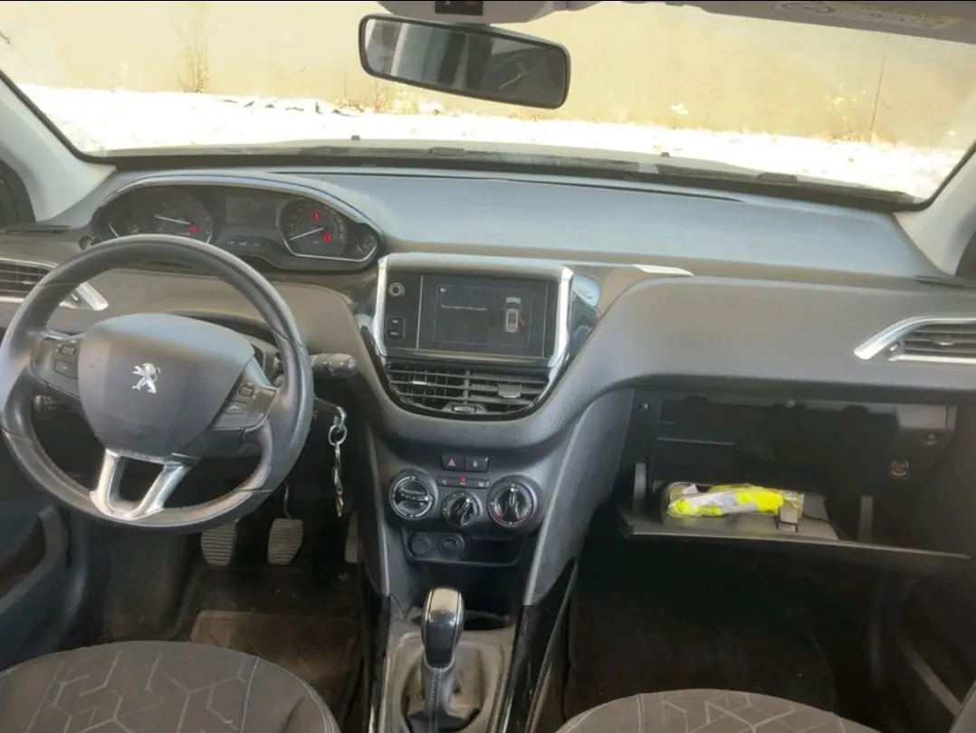 Peugeot 2008 Outro 3