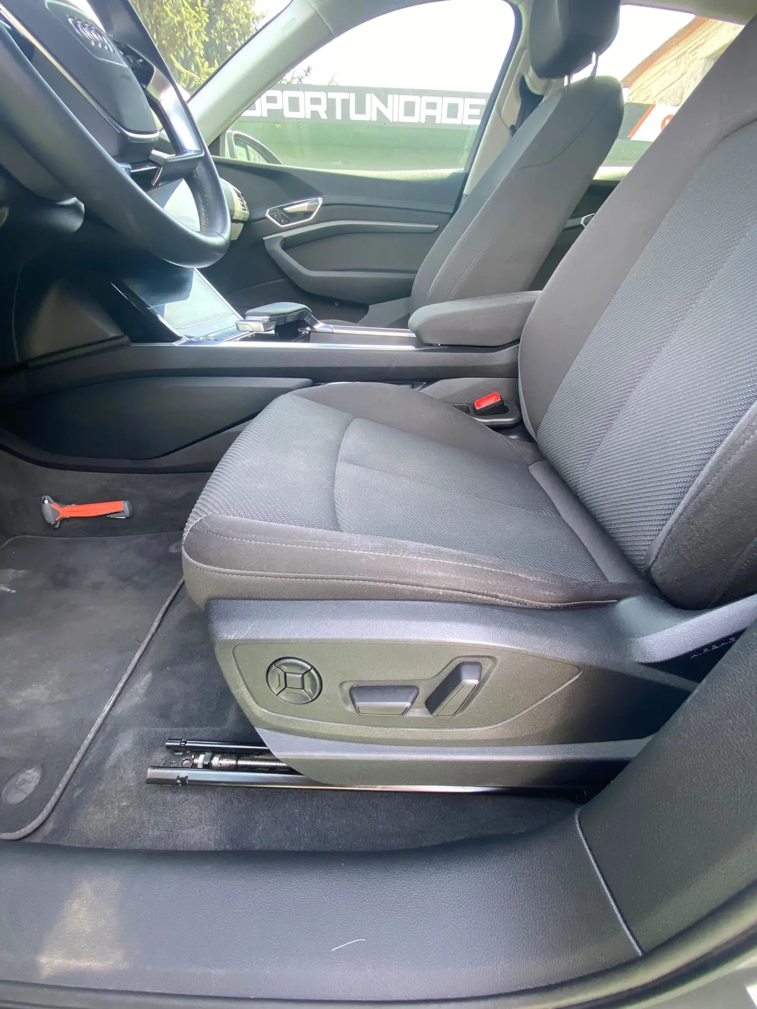 Audi e-tron 50 quattro 9