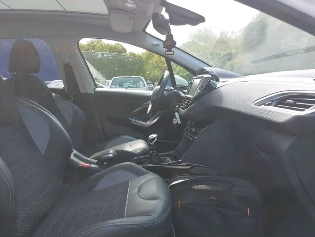 Peugeot 2008 1.2 PureTech Allure 2