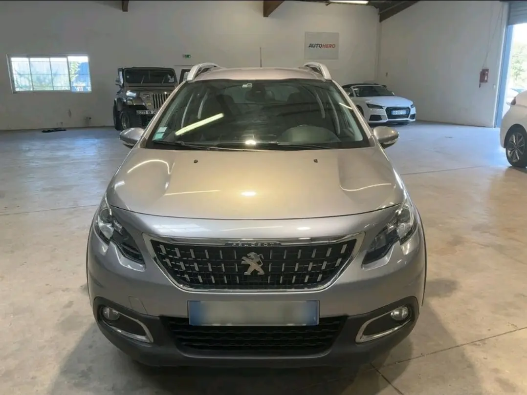 Peugeot 2008 1.2 PureTech Signature EAT6 7