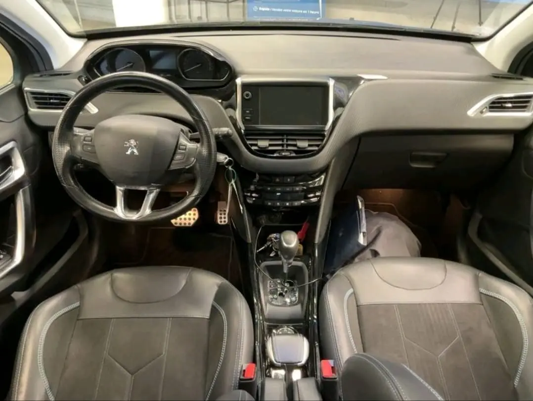 Peugeot 2008 1.2 PureTech Crossway EAT6 3