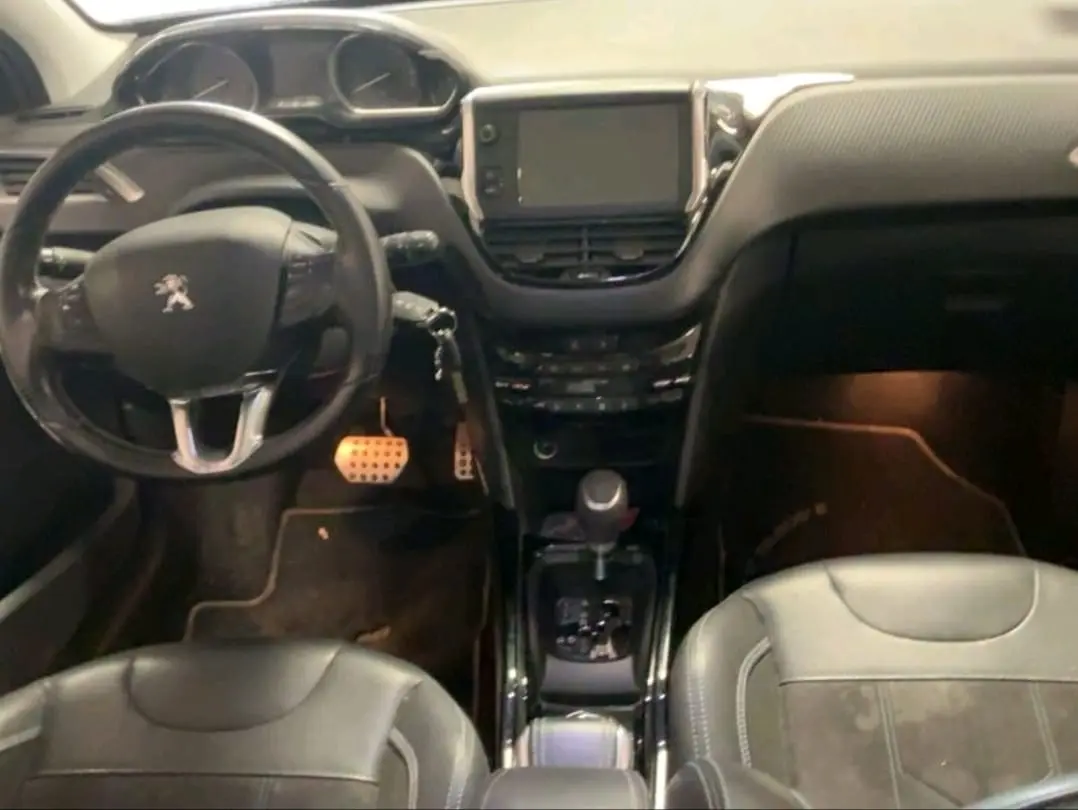 Peugeot 2008 1.2 PureTech Crossway EAT6 4