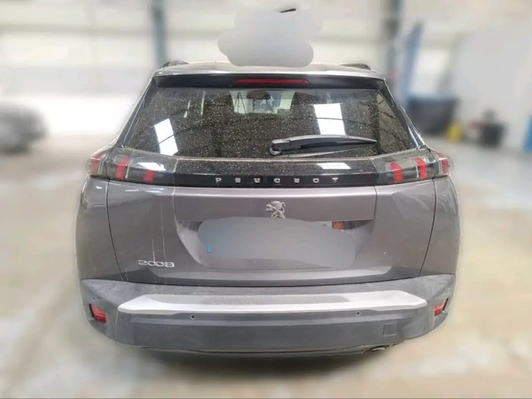 Peugeot 2008 PureTech 100 Allure 8
