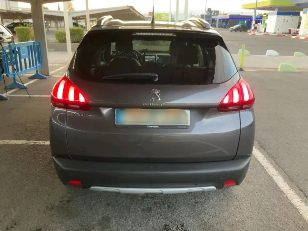 Peugeot 2008 1.2 PureTech Allure 2
