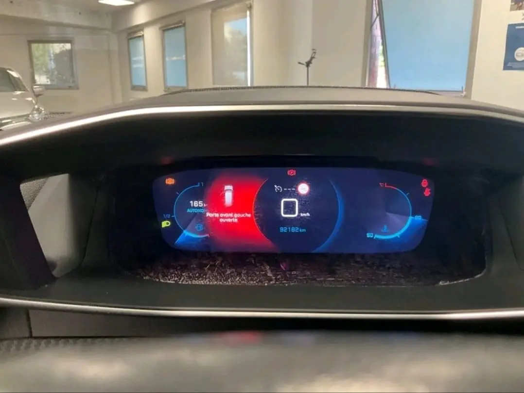 Peugeot 2008 1.2 PureTech Allure 4