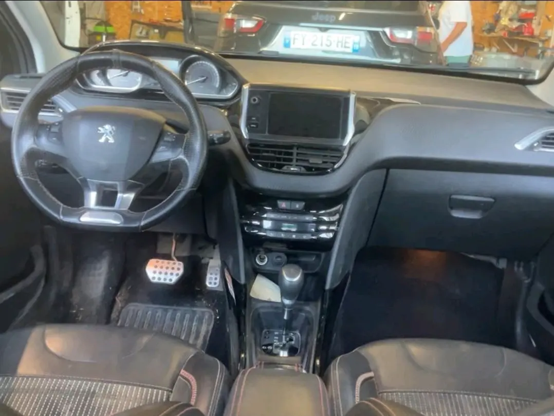 Peugeot 2008 1.2 PureTech GT Line EAT6 2