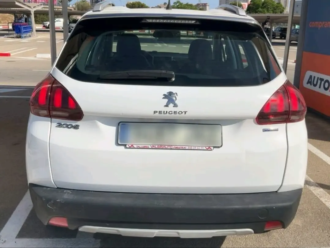 Peugeot 2008 1.2 PureTech Allure EAT6 3