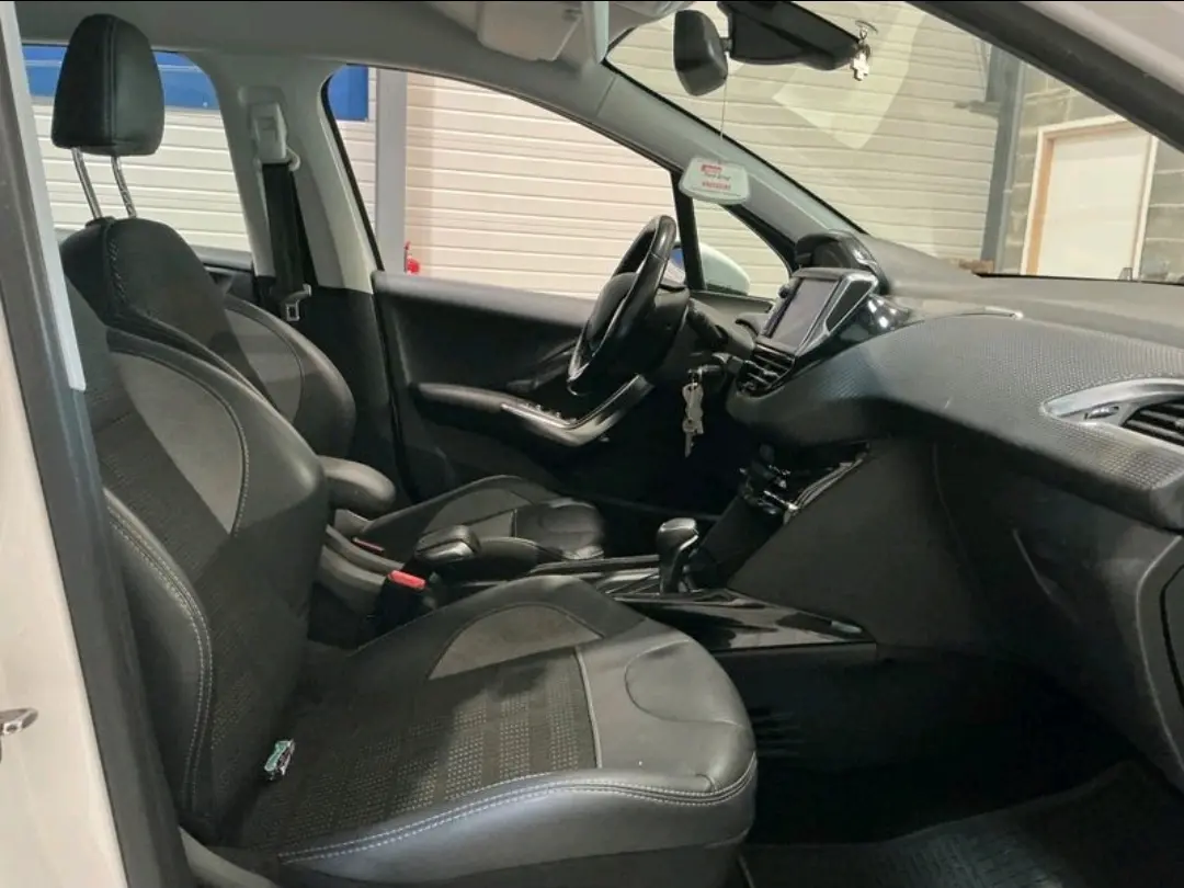 Peugeot 2008 1.2 PureTech Allure EAT6 3