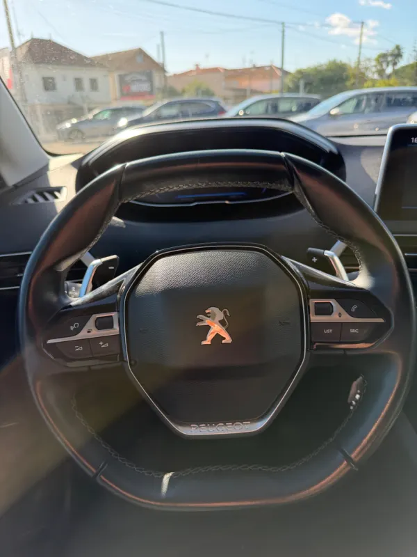 Peugeot 3008 1.5 BLUE-HDI ALLURE 7