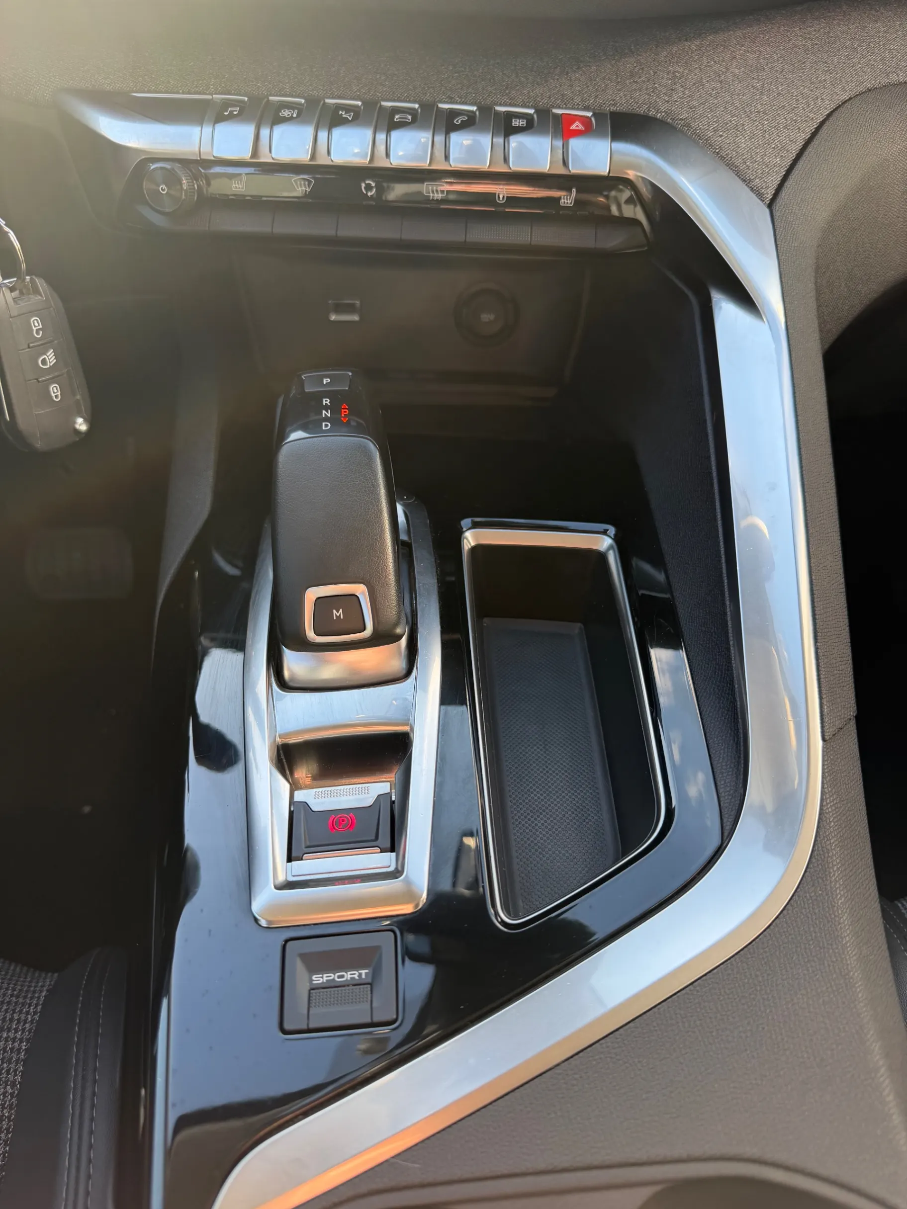 Peugeot 3008 1.5 BLUE-HDI ALLURE 5