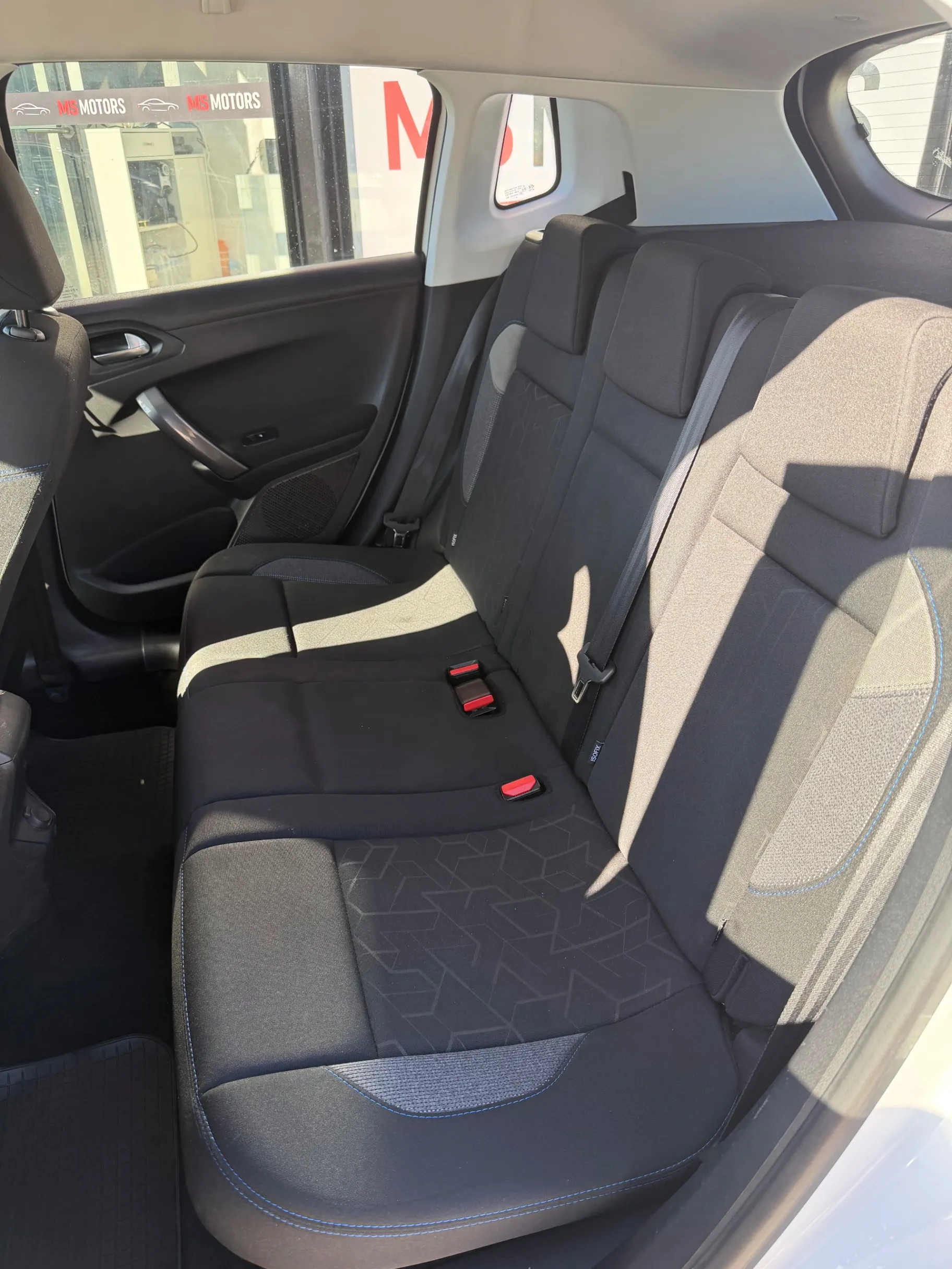 Peugeot 2008 Style 5