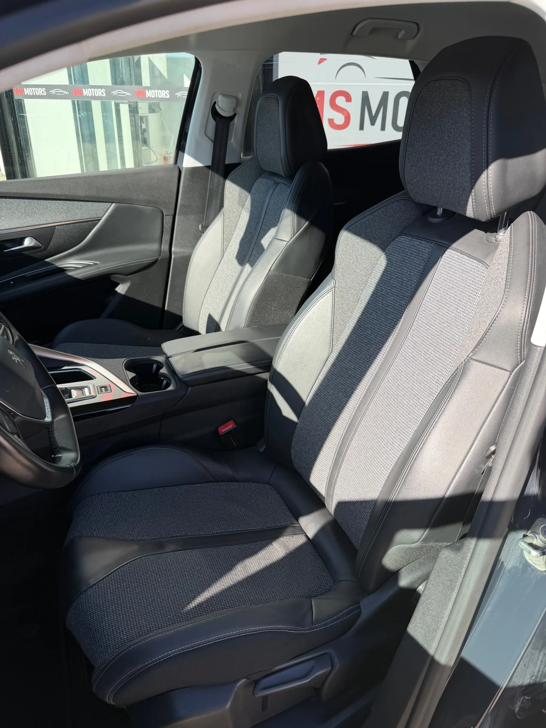 Peugeot 3008 1.5 BLUE-HDI ALLURE 9