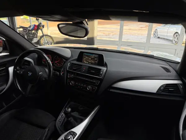 BMW 116 d Pack M 13