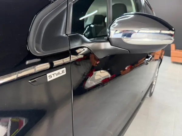 Peugeot 2008 1.6 BlueHDi Style 7