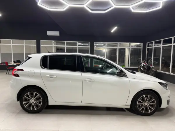 Peugeot 308 1.6 e-HDi Active 3