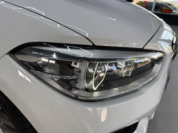 BMW 116 d Pack M 9