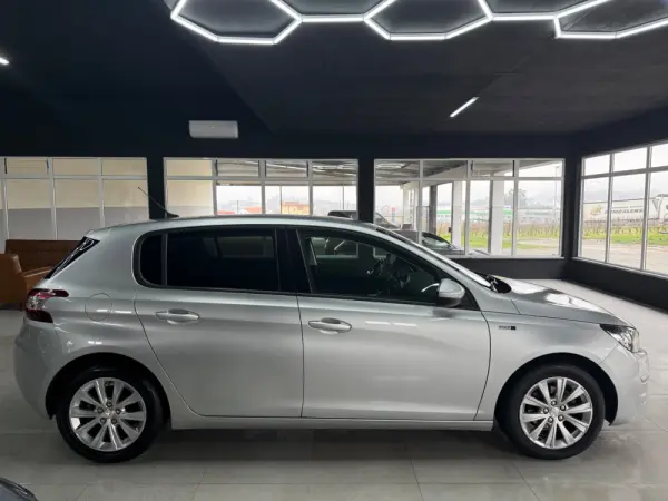Peugeot 308 1.2 PureTech Style 3