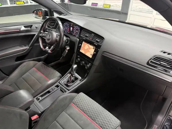 Volkswagen Golf 2.0 TSI GTI DSG Performance 11