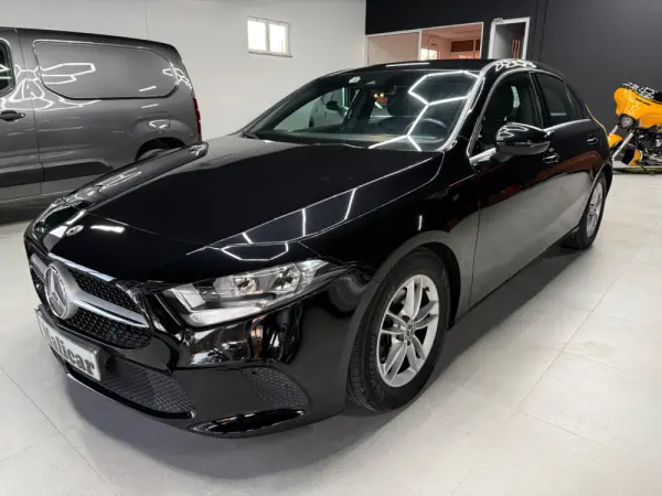 Mercedes-Benz A 180 d Progressive 8