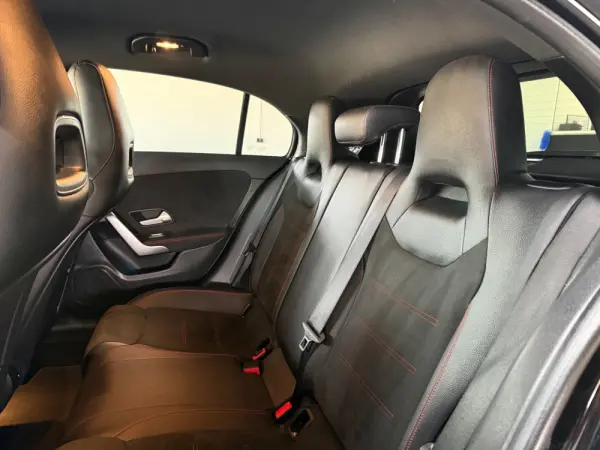 Mercedes-Benz A 180 7G-DCT Edition AMG Line 14