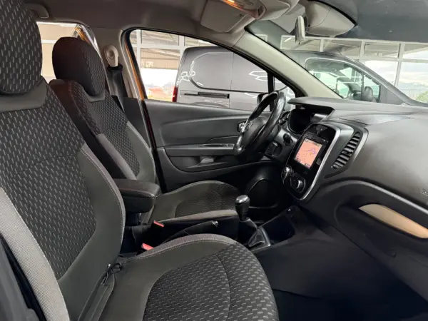 Renault Captur 0.9 TCE Exclusive 10