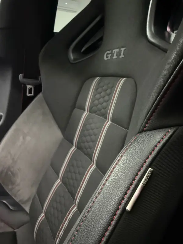 Volkswagen Golf GTI Clubsport DSG 16