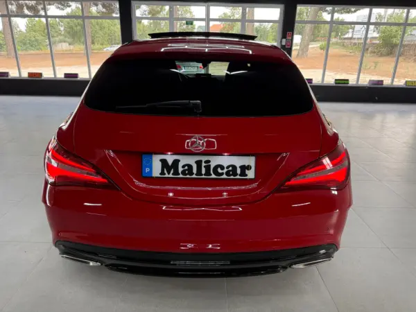 Mercedes-Benz CLA 180 7G-DCT AMG Line 4