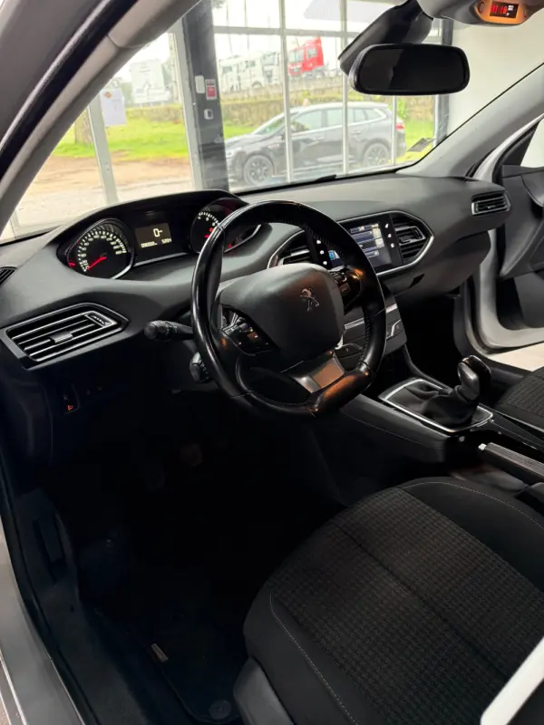 Peugeot 308 1.2 PureTech Style 9