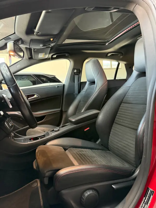 Mercedes-Benz CLA 180 7G-DCT AMG Line 9