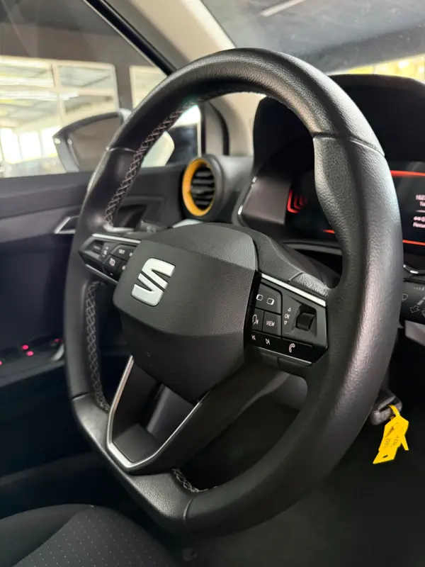 SEAT Arona 1.0 TSI Style DSG 13