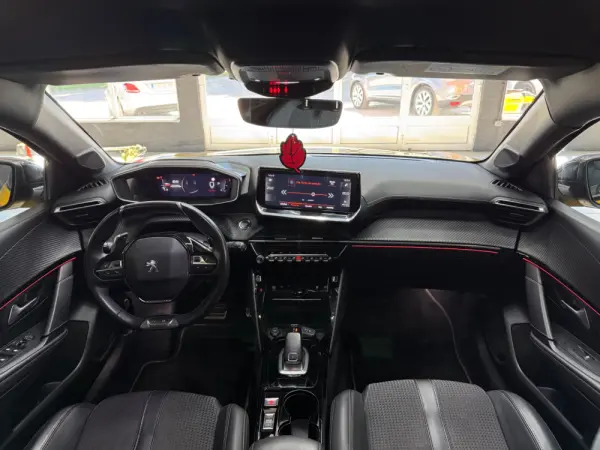 Peugeot 208 1.2 PureTech GT Line EAT8 11