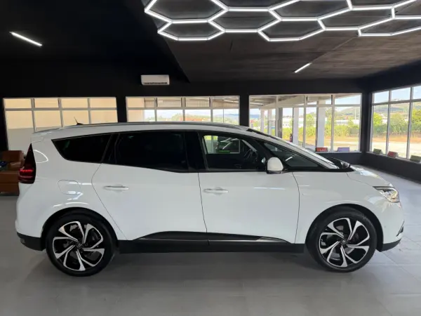 Renault Grand Scénic dCi 110 EDC Bose Edition 3