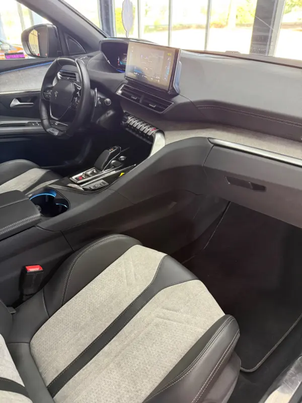 Peugeot 3008 1.6 Hybrid GT Pack e-EAT8 11