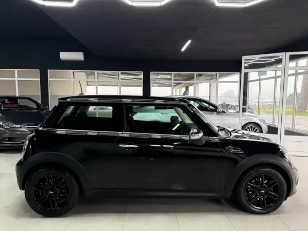 MINI 3 Portas One Brick Lane 3