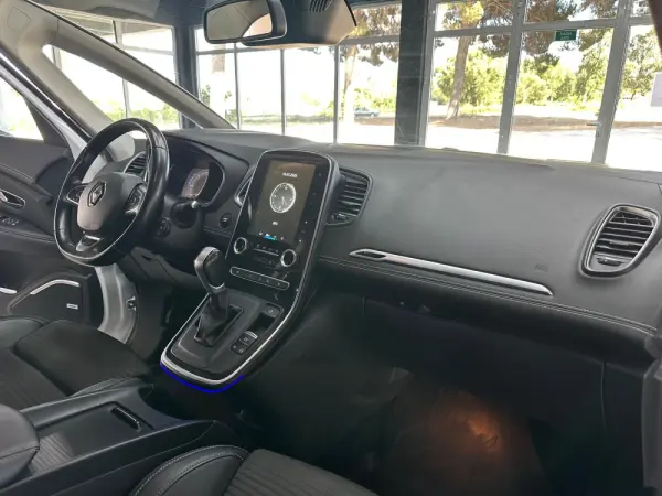 Renault Grand Scénic dCi 110 EDC Bose Edition 11
