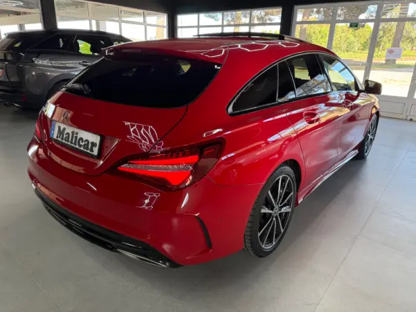 Mercedes-Benz CLA 180 7G-DCT AMG Line 5