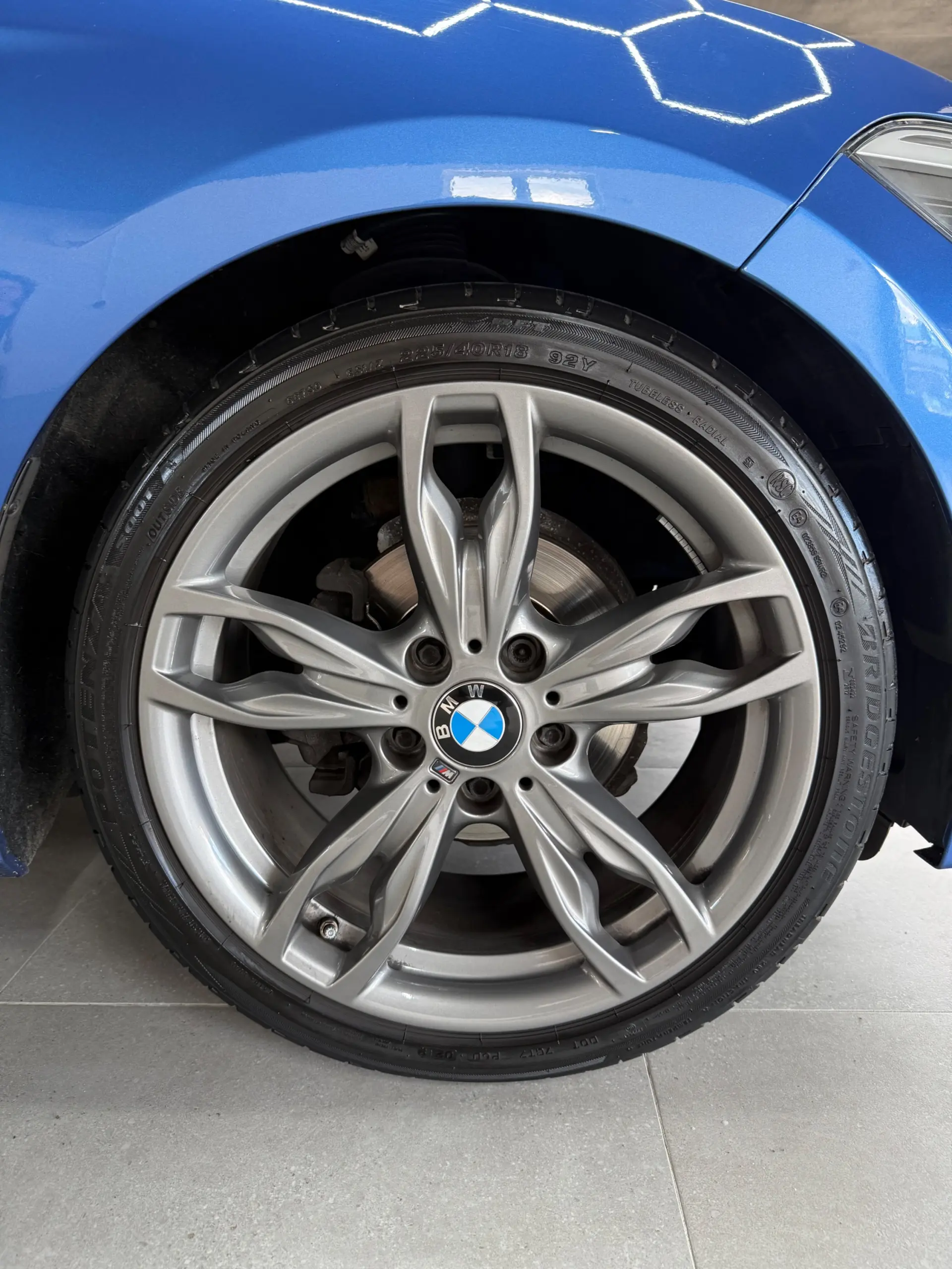 BMW 118 d Pack M 13