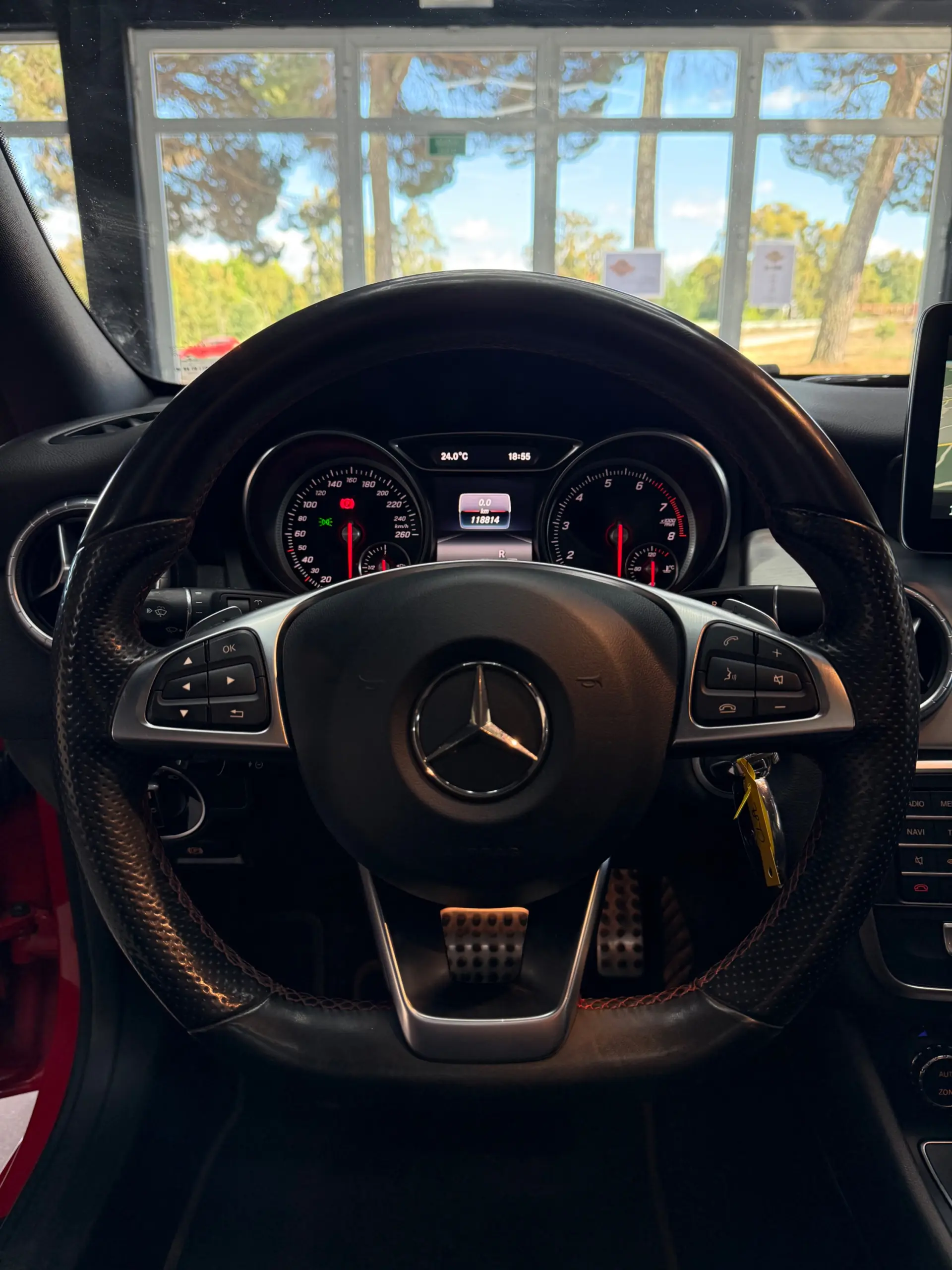 Mercedes-Benz CLA 180 7G-DCT AMG Line 10