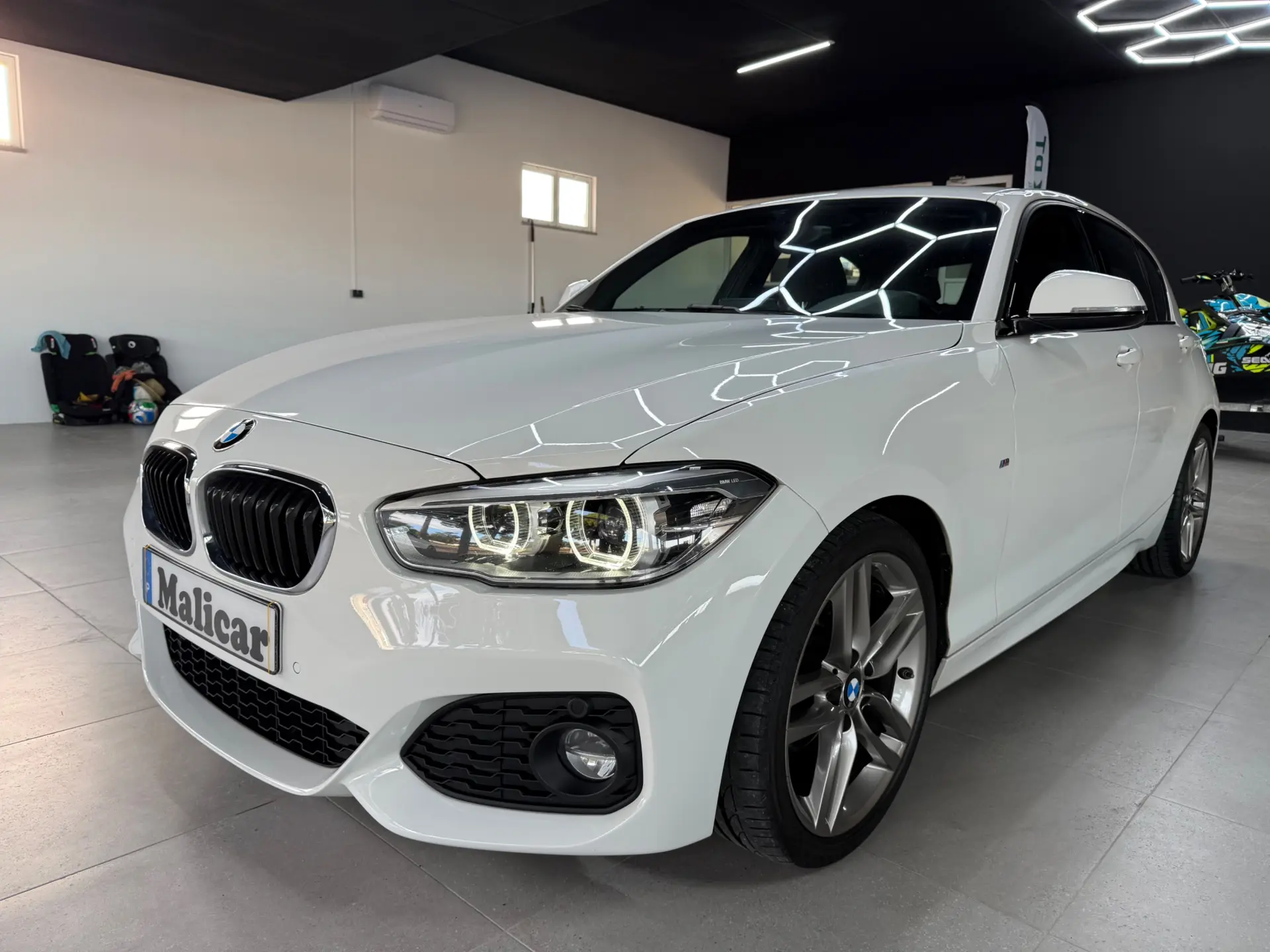 BMW 116 d Pack M 8