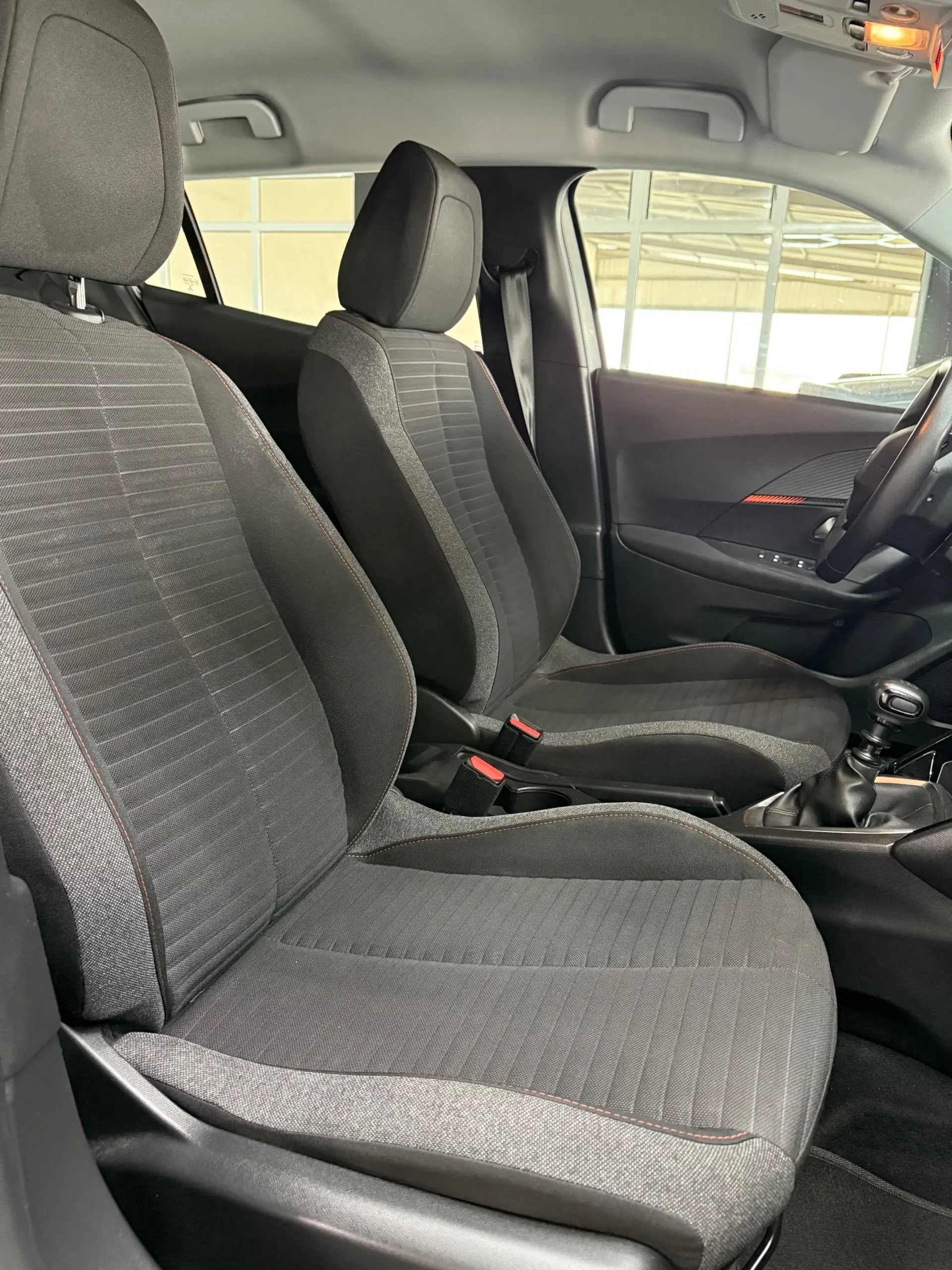 Peugeot 2008 PureTech 100 Allure 9