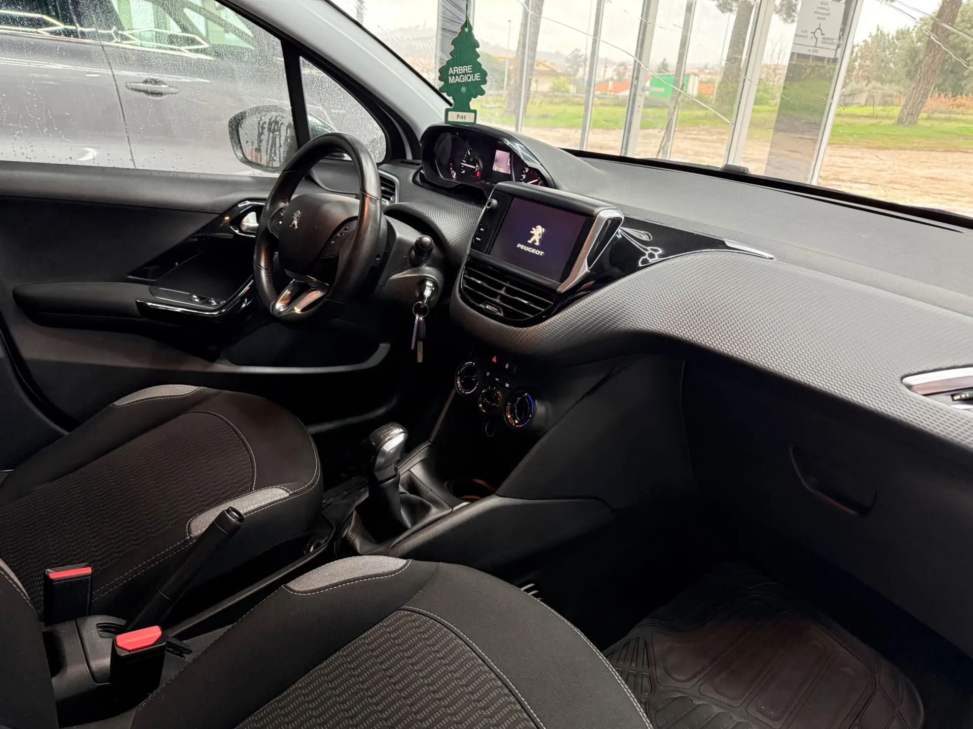Peugeot 208 1.2 PureTech Style 6
